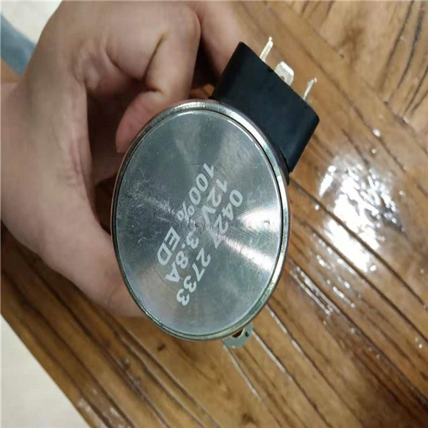 Pare o ajuste da válvula de solenoide 04170534R 04272733 para a máquina escavadora de Deutz Bobcat Skid Steer Loader